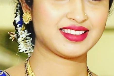 Nisha Padhiyar Make up Artist 1