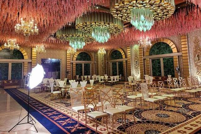The Queen's Palace 5