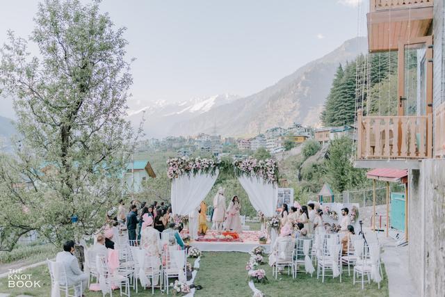 Clarks Inn Suites Manali - 1