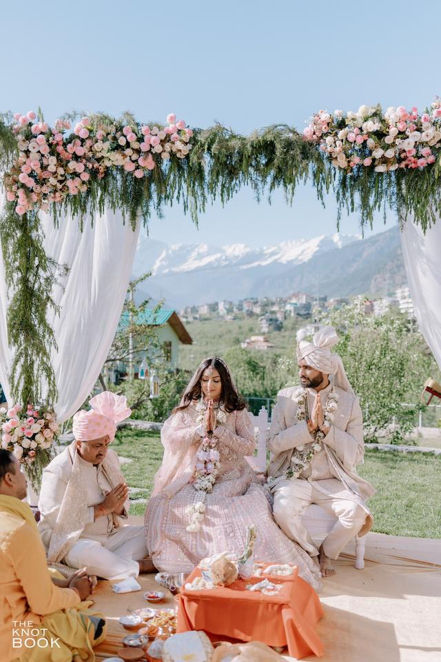 Clarks Inn Suites Manali - 2