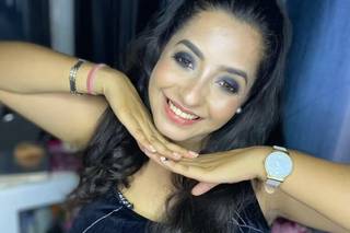 Go Glam Makeup Studio 5