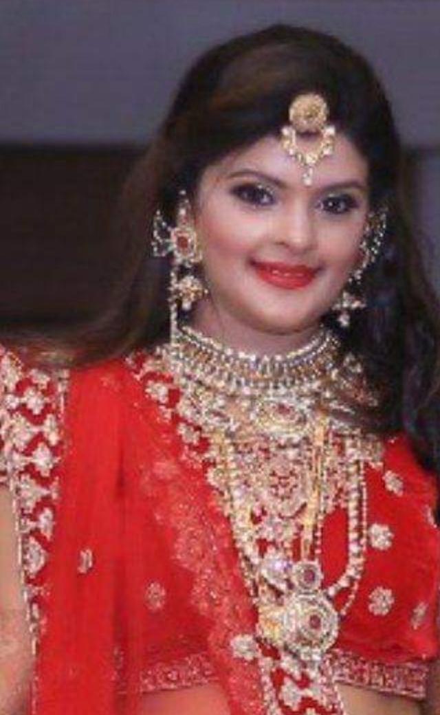 Beauty Strokes by Rashi - 4