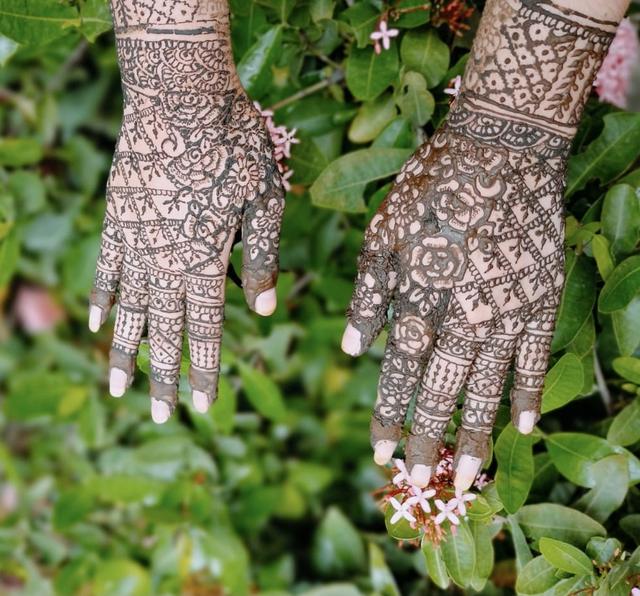 Mehendi by Maryam - 4