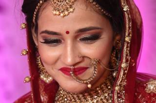 Sanya Dang Makeovers, Delhi - 5