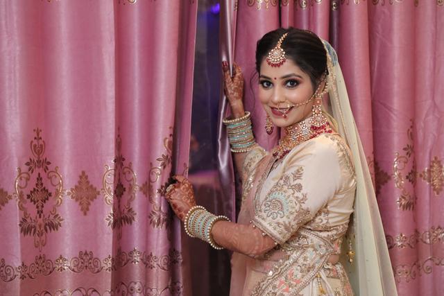 Garima Baranwal - Professional Make Up Artist - 1