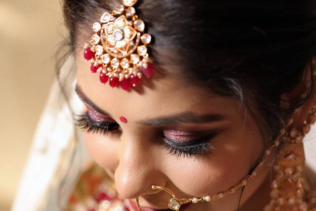Garima Baranwal - Professional Make Up Artist 3