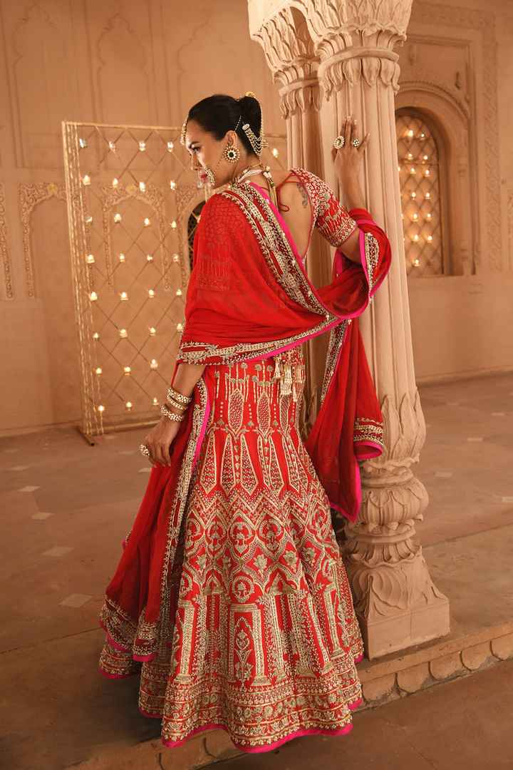 FDCI India Couture Week saw the Comeback of Red Lehengas🥀 - 3