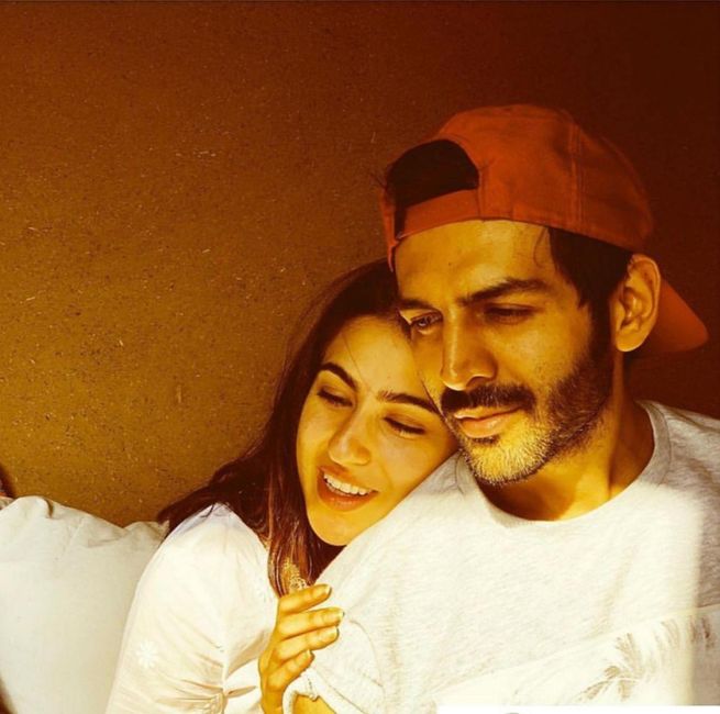 Romance Blooming Between #SarTik Har Pal As They Go On Promoting Love Aaj Kal - 4
