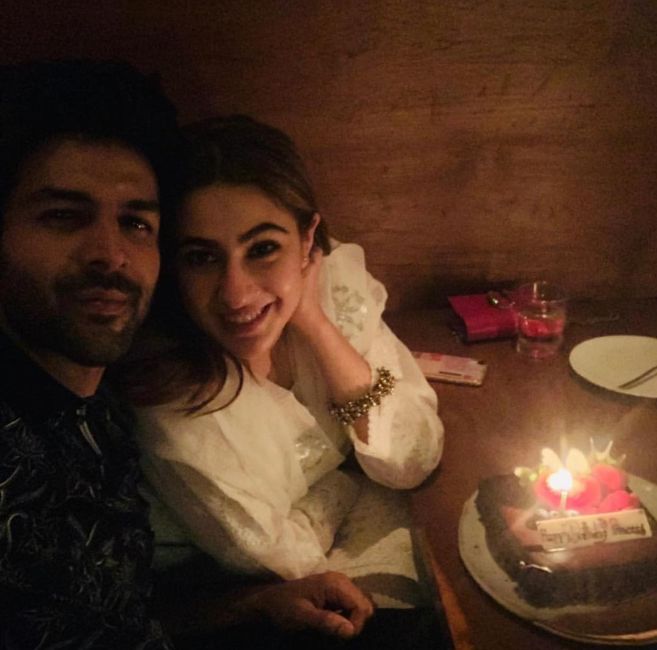 Romance Blooming Between #SarTik Har Pal As They Go On Promoting Love Aaj Kal - 5