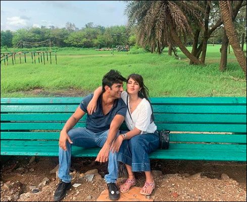 Rhea Chakraborty Made Her Love Instagram Official With Sushant Singh Rajput!! 2