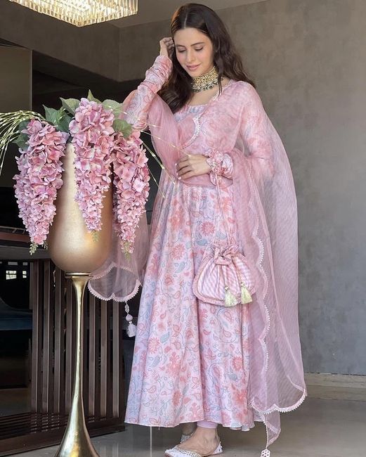 Aamna Sharif is truly a fashionable beauty! 1
