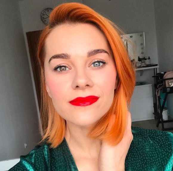 Red lips never lie !!! - 1