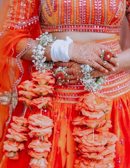 This bride is slaying with her Floral accessories! 1