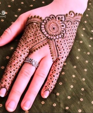 Have you guys ever applied finger mehndi? 1