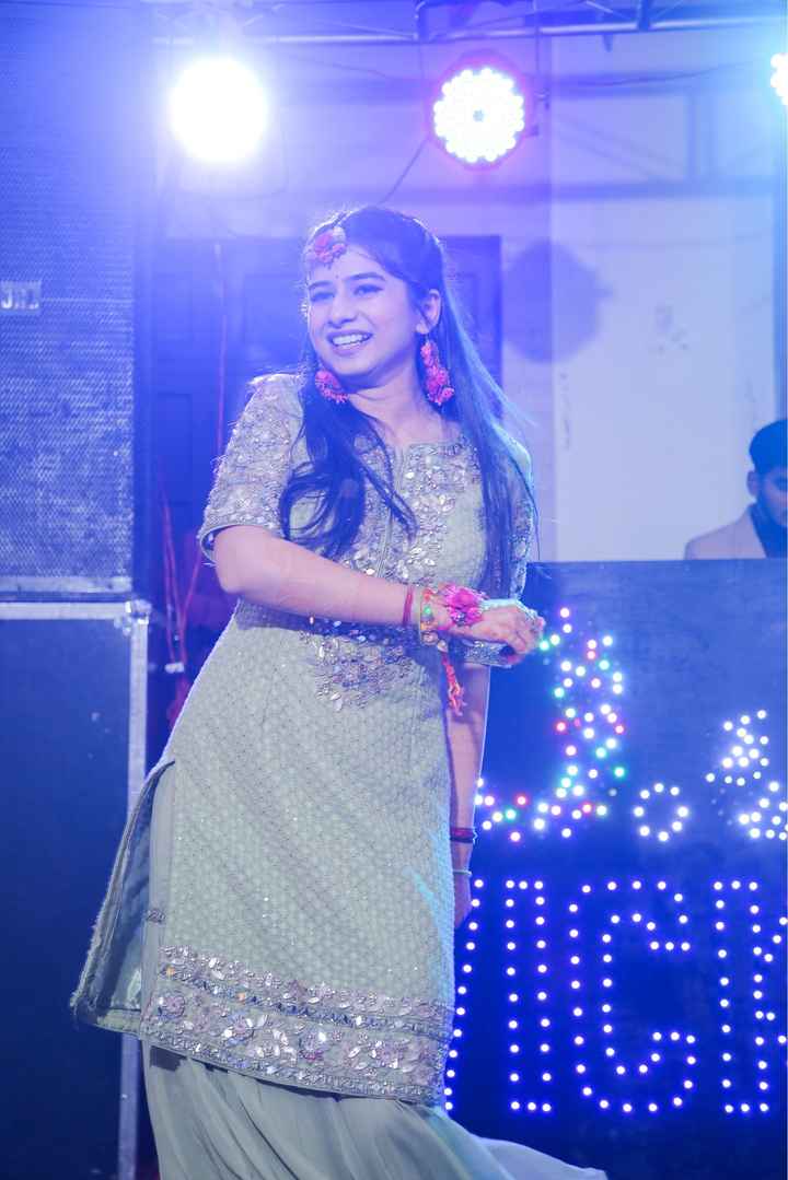 Mehendi outfit inspo - 3