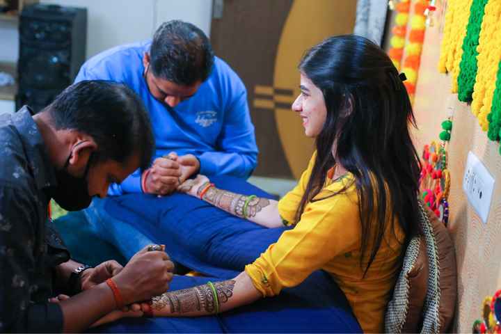 Simple and pretty mehendi design for my wedding ! - 3