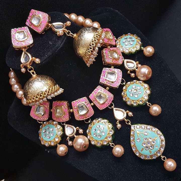 Gold and Pastel shade jewellery on mehendi ? - 1