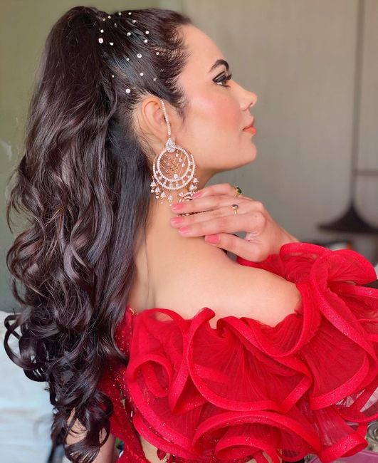 This hairstyle is apt for the recpetion ceremony! - 1