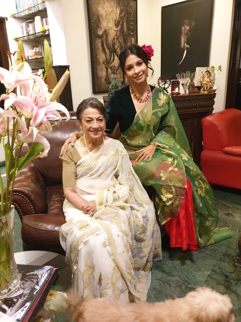 #CelebrityStyle: Tanishaa Mukerji looks goregrous in the Diwali outfit! 6