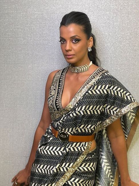 Mugdha Godse and Rahul Dev take to the IIFA Awards in out of the world outfits! 3