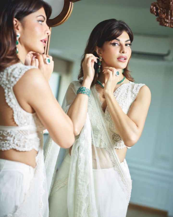 #Celebritystyle: Jacqueline Fernandez Looks Gorgeous In This White Saree - 1