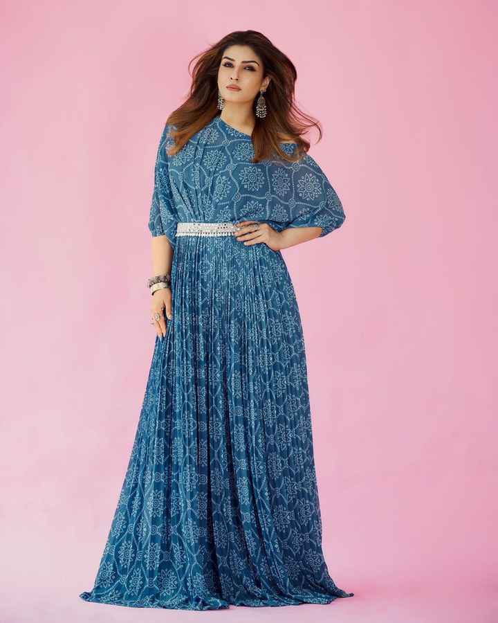 #Celebritystyle: Raveena Tandon Spotted Wearing the 'blue Cold-shoulder Mirror Work Suit Set’ 💙 - 3