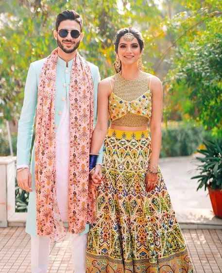 She wore her crop top under the choli and nailed it? - 1