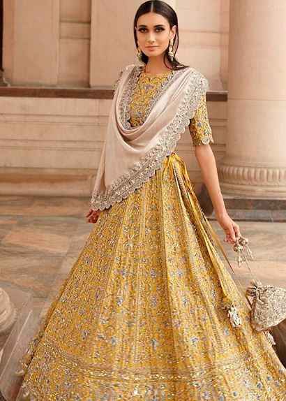 That satin drape is giving this lehenga a very different feel!😍 - 1