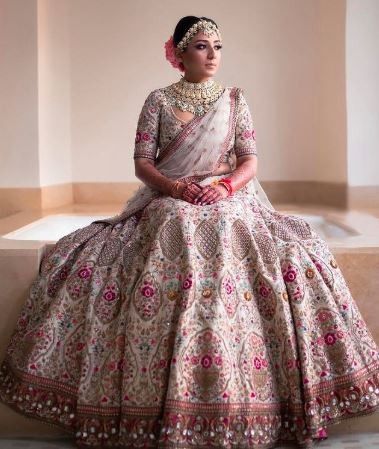 Drooling over this wedding lehenga!! 1