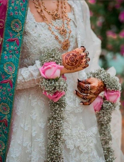 Is this an alternate of wedding chooda? - 1