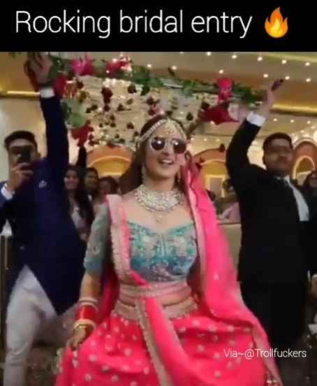 Couldn't take my eyes of this bride! Genuinely whatta rocking entry!! - 1
