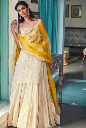 Have my eyes on this Simple yet Gorgeous Outfit!! - 1