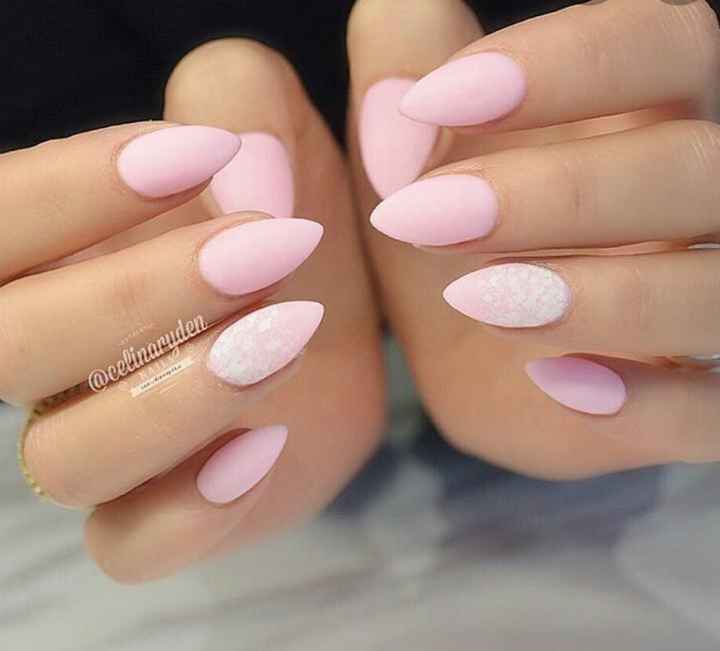 Nails: Round or square? - 1