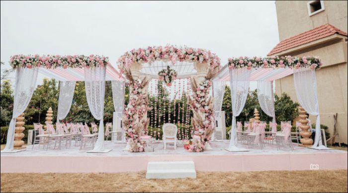 On a scale of 1-10, how much do you like this wedding decor? - 1