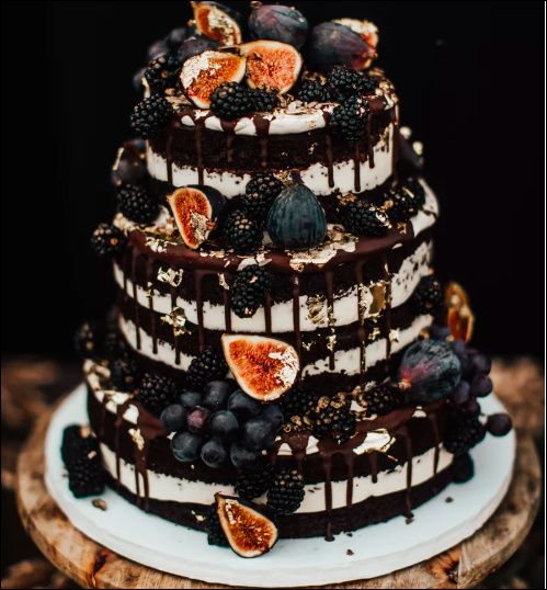 This wedding cake looks so delicious!! 1