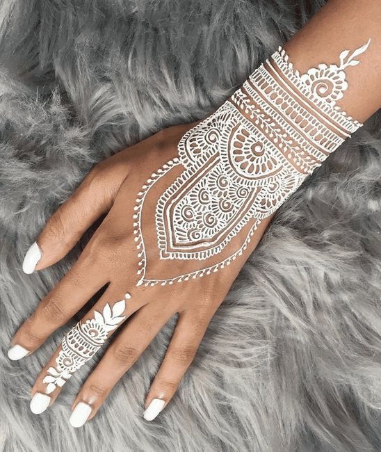 White henna design 1