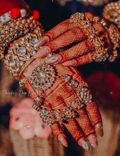 Look at these varied Hathphool designs😍 - 1