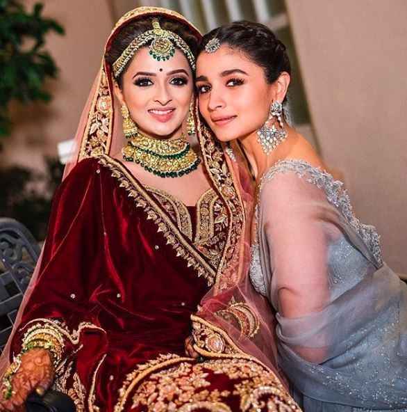 Alia bhatt and Akanksha Ranjan Kapoor gave us bff goals on Akanksha's wedding! - 1