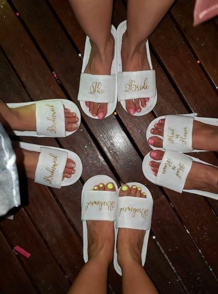 How cute are these slippers for the bride tribe😍 1