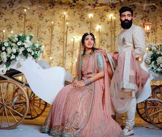 Entry on a white open bagghi😍? - 1