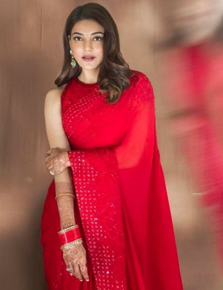Kajal Aggarwal slayeddd her first Karwa Chauth look in Manish Malhotra's Red saree😍 1