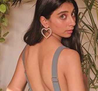 Such pearl hoops are so much in trend right? Love these Heart ones specially! - 1