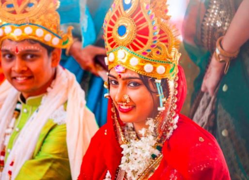 In Odia weddings, brides and grooms wear similar mukuts like we bengalis do! - 1