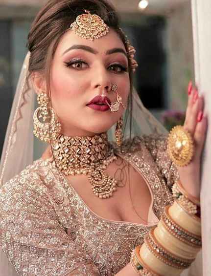 Classic bold glittery eyes with red wine lip shade! - 1