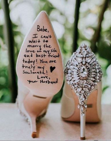 a groom wrote this msg for her bride on the morning for their marriage! 1