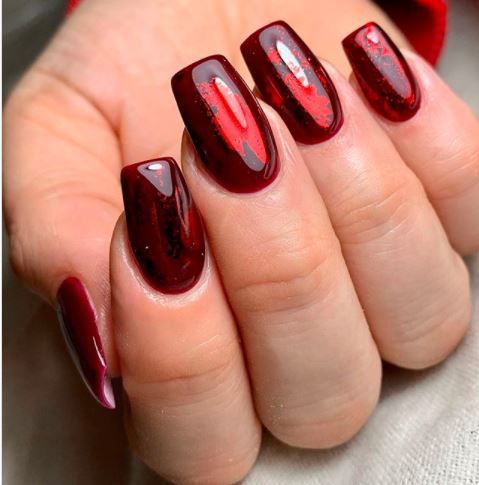 How many of you prefer glossy nails! 1