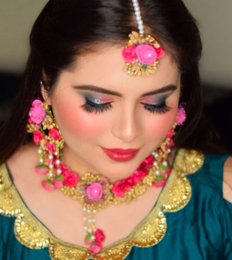Perfect Mehndi look in just 3 steps! 1