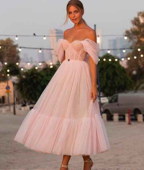 An off shulder dress to steal the Show!!! - 1