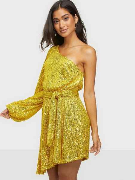 Need help with After party outfit - 1