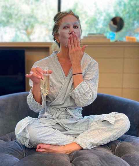 Glow like Jennifer Aniston!!! - 1